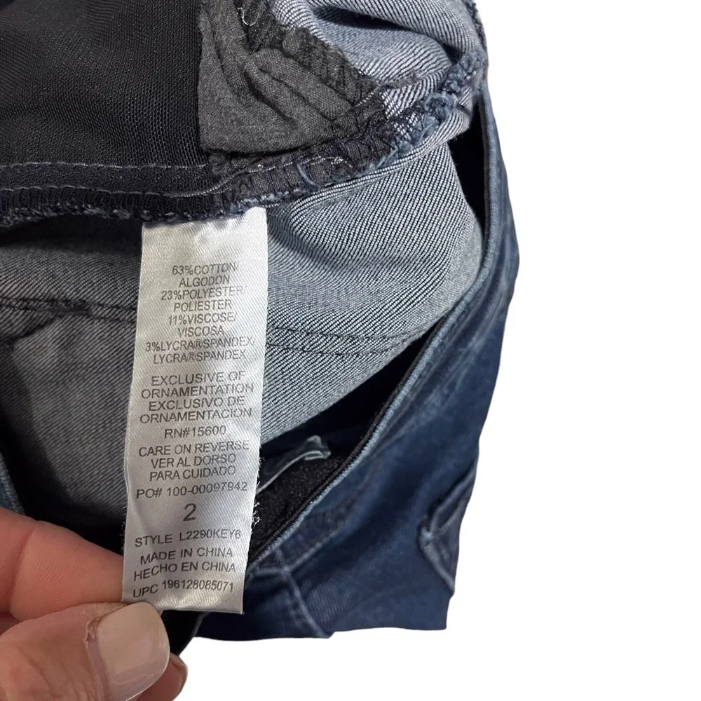 Wit & Wisdom Itty Bitty Bootcut Jeans Blue Artisanal Size 2 Split Hem L229OKEY6